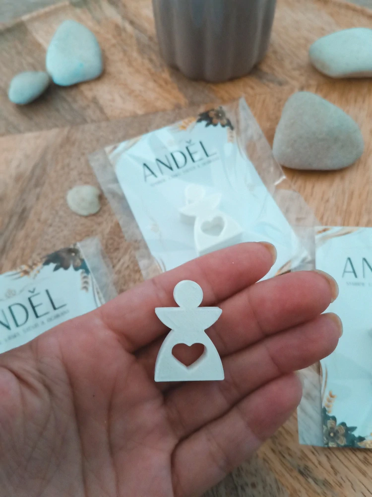 Anděl bílý - se srdcem
