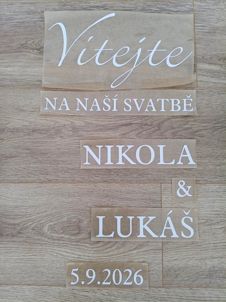 Elegantní polep na zrcadlo